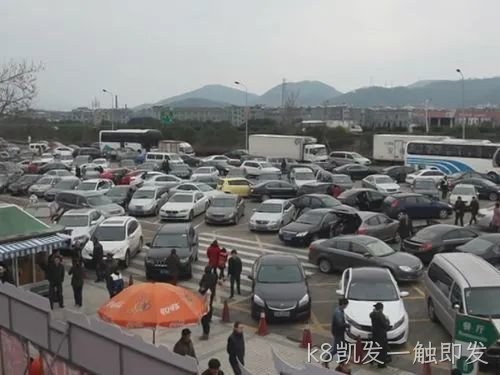 高速公路服务区停车诱导系统和停车诱导屏介绍