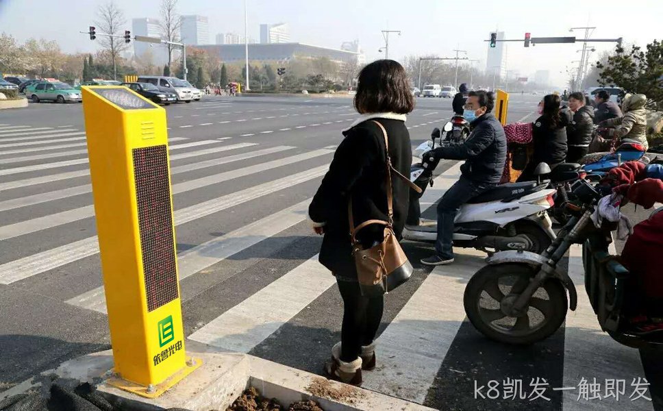 行人闯红灯抓拍系统传感器